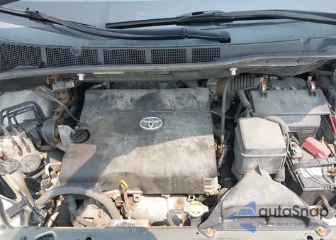 2011 Toyota Sienna V6 7 Passenger z USA, uszkodzony, nr VIN 5TDZK3DCXBS059225